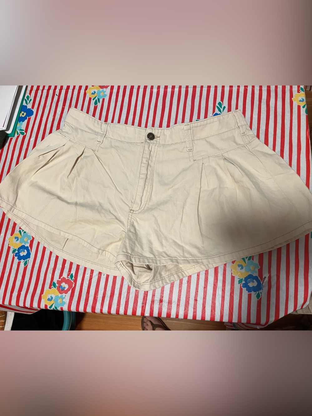 We The Free Cream Pleated Shorts size 30